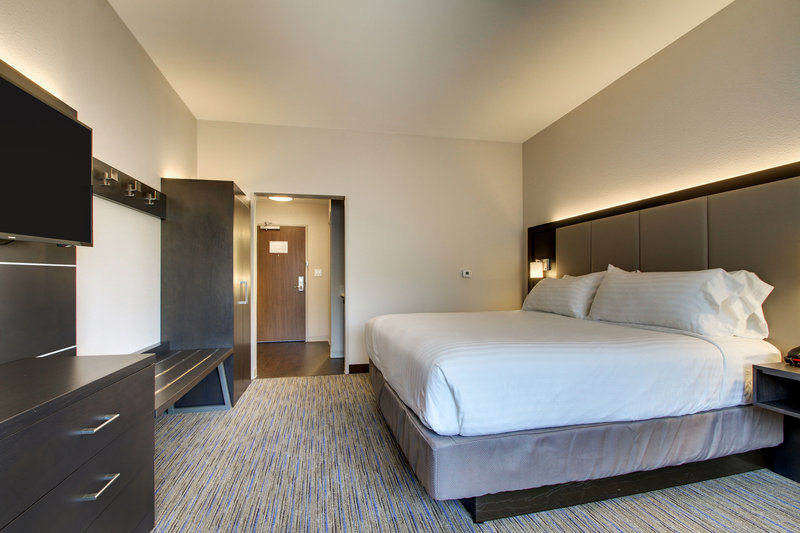 Holiday Inn Express and Suites Summerville