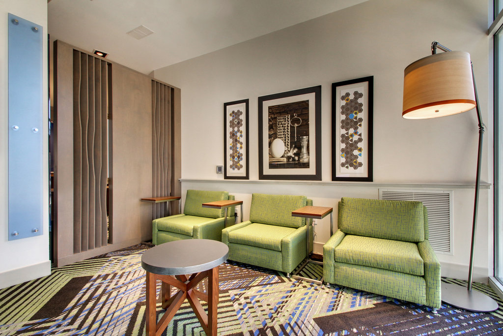 Enjoy and relax in the hotel lobby with free Wi-Fi.