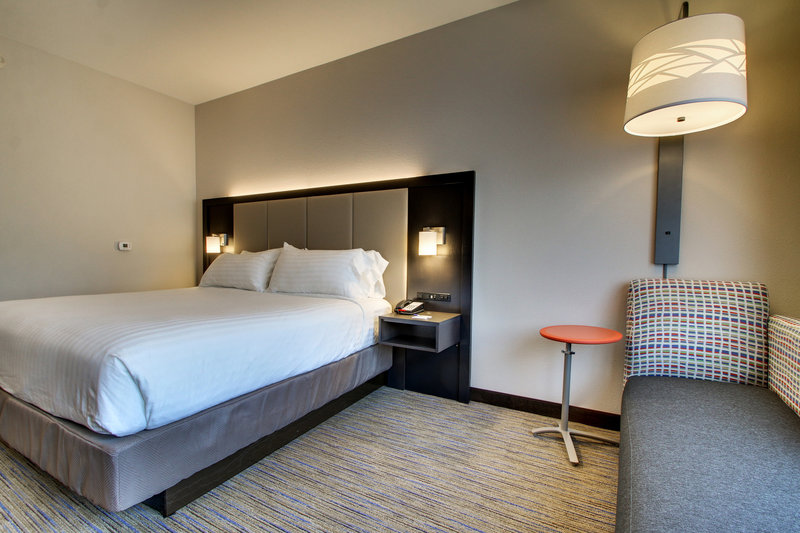 Holiday Inn Express and Suites Summerville