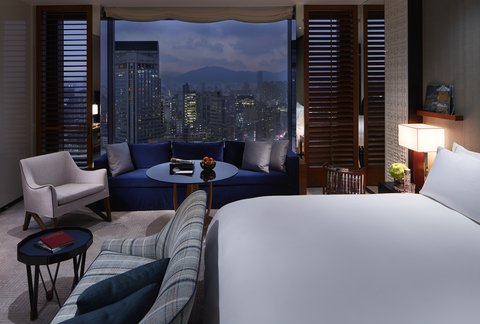 Rosewood Hong Kong Kowloon Peak View King Room Evening