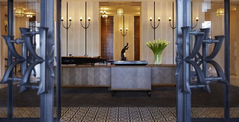 Rosewood Hong Kong Hotel Lobby Entrance