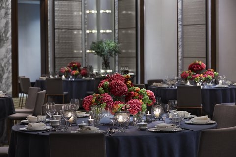 Rosewood Hong Kong Grand Ballroom Dinner Setting