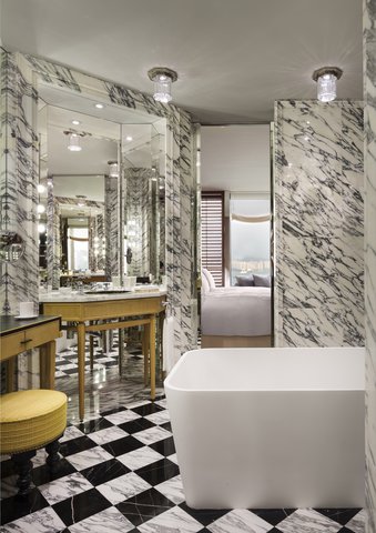 Rosewood Hong Kong Guestroom Bathroom