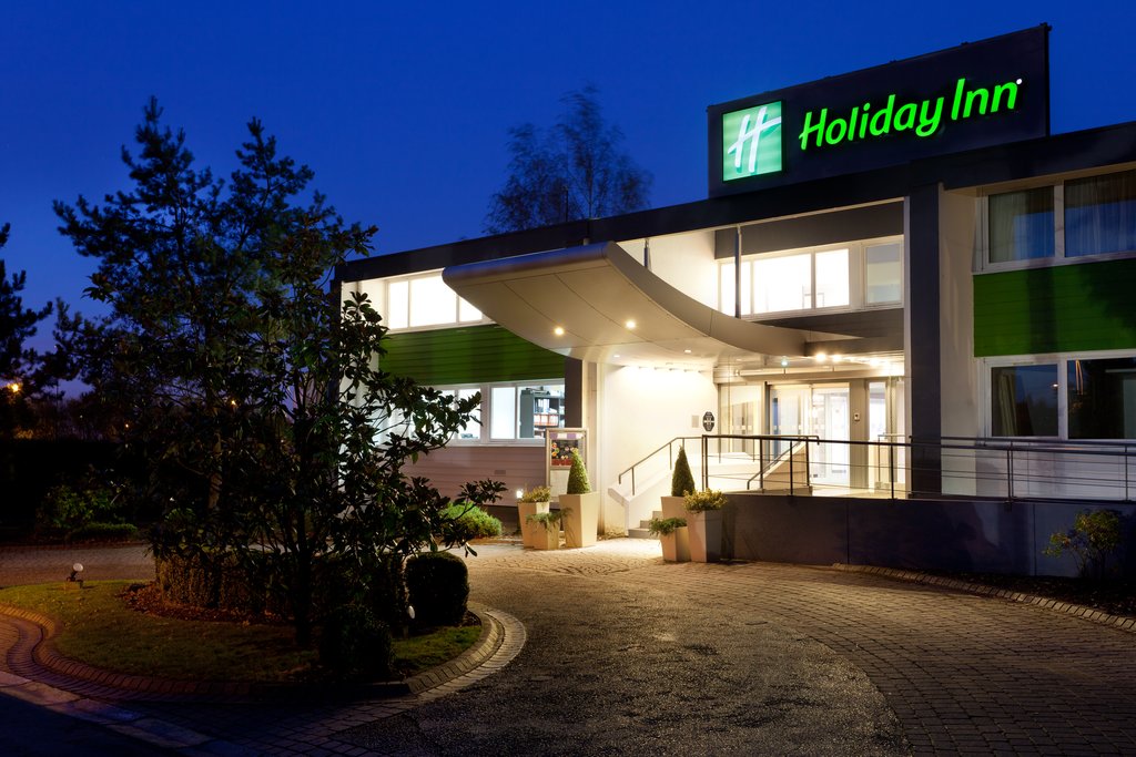 Evening at Holiday Inn Lille - Ouest Englos