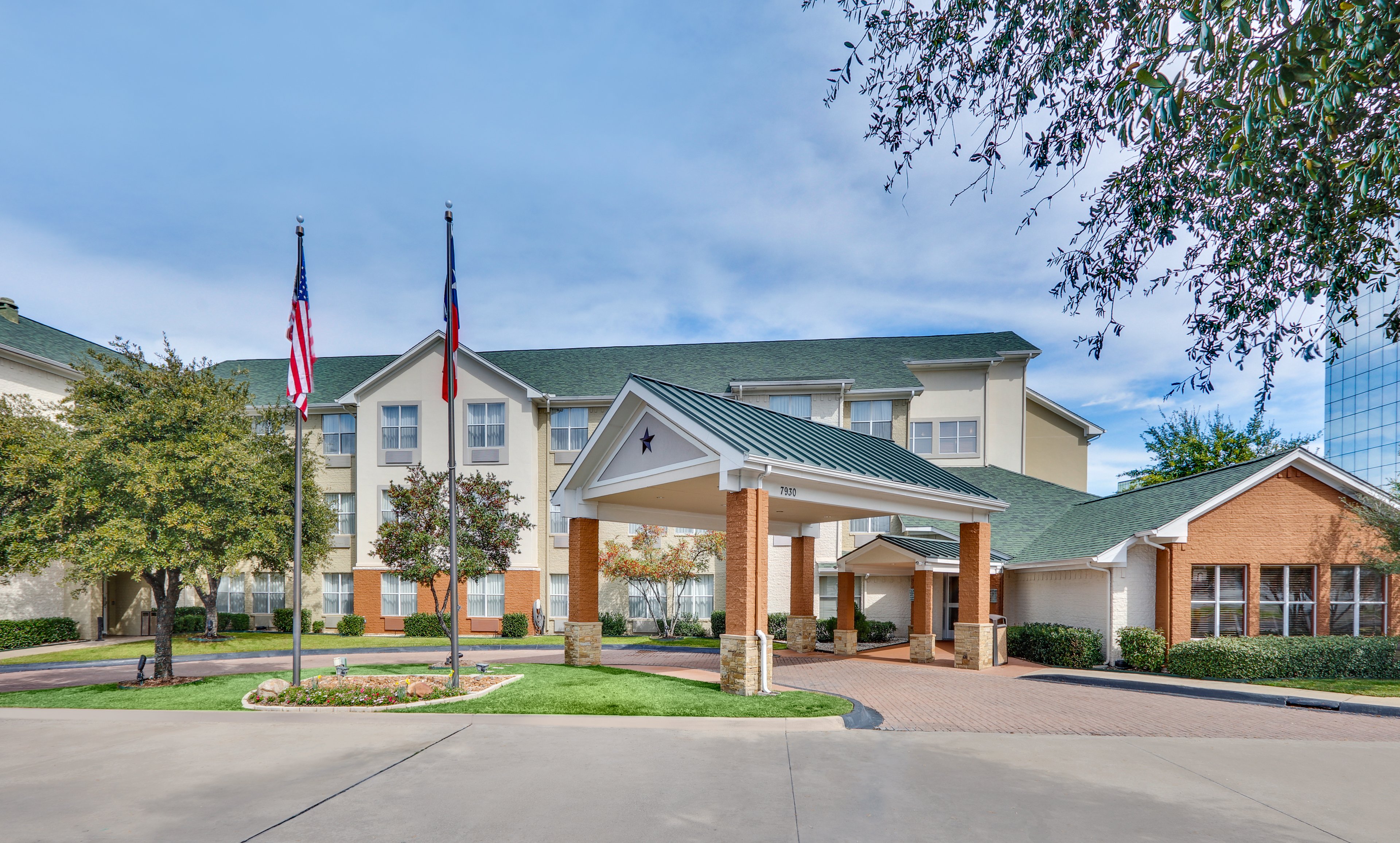Candlewood Suites Market Center