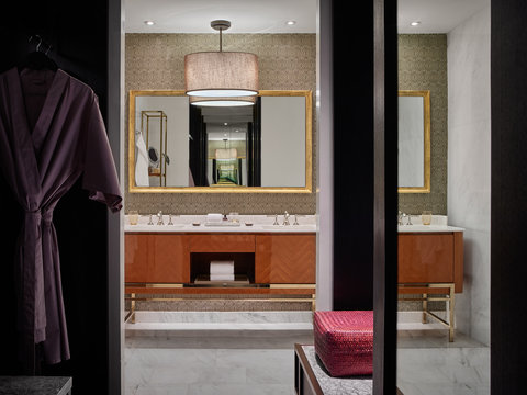 Rosewood Bangkok Manor Suite Bathroom