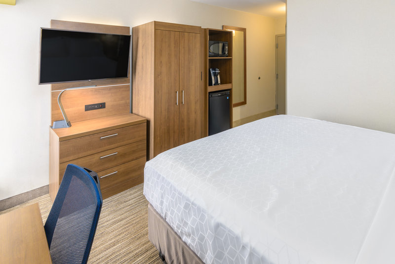 HOLIDAY INN EXPRES SOUTHINGTON