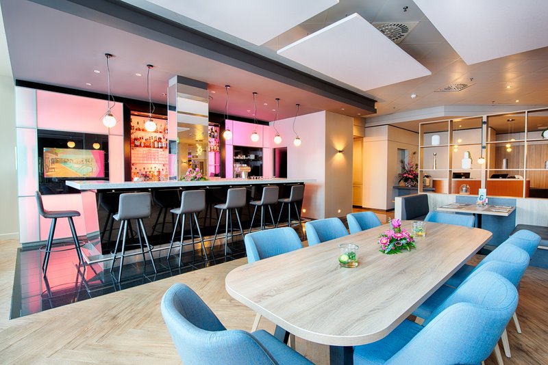 Lobby Bar