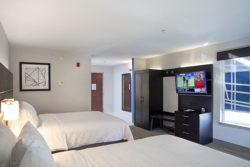Holiday Inn Express and Suites Chester-Monroe-Goshen