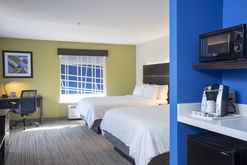 Holiday Inn Express and Suites Chester-Monroe-Goshen