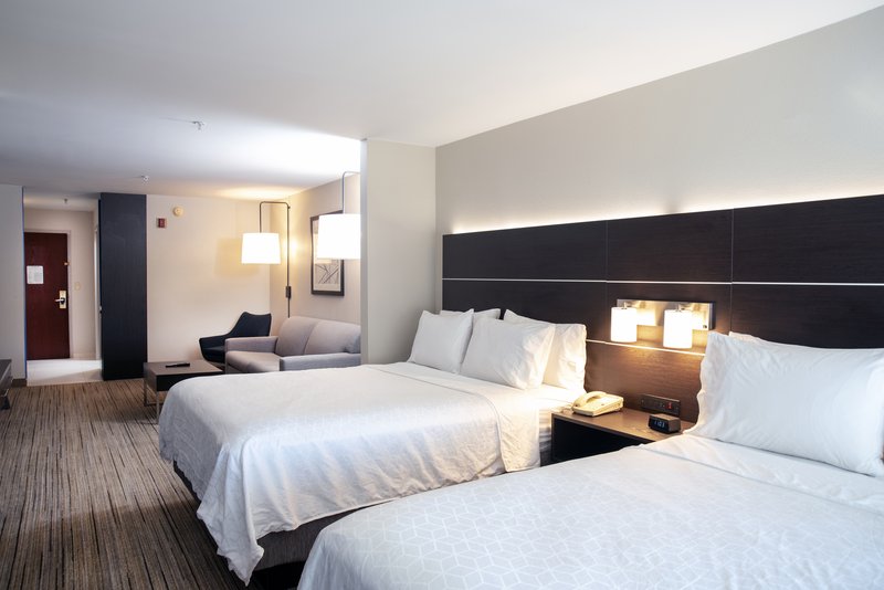 Holiday Inn Express and Suites Chester-Monroe-Goshen