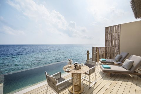 Lagoon Pool Villa - Pool Deck