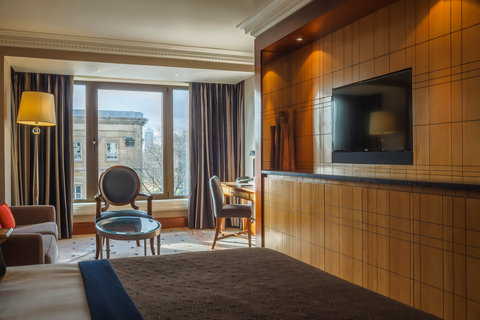 Discover timeless glamour in our Junior Suite