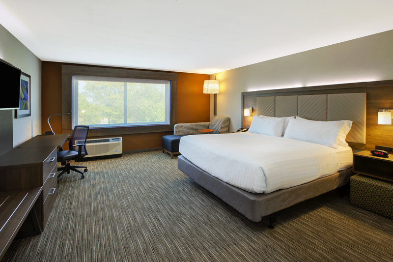 Holiday Inn Express and Suites New Castle