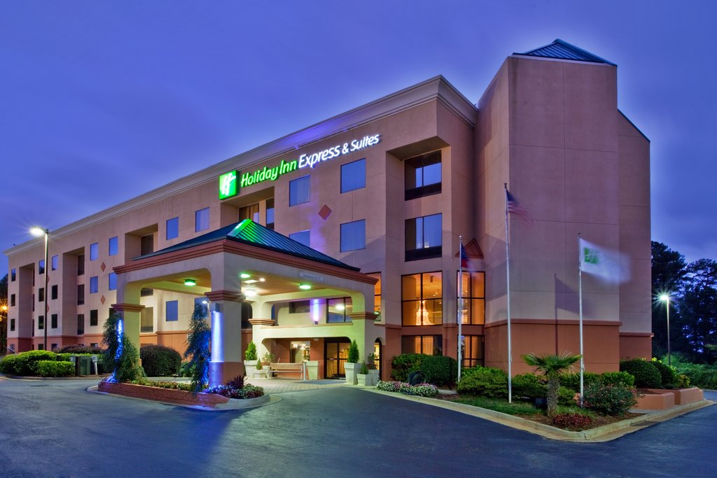 Exterior of the Holiday Inn Express Lawrenceville