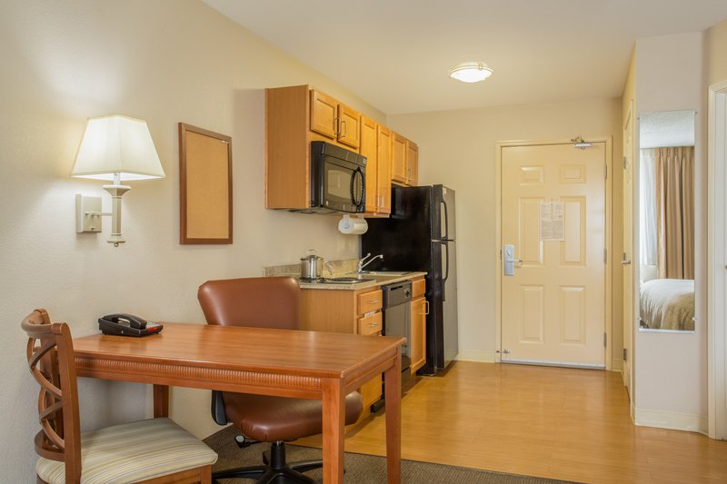 CANDLEWOOD SUITES NOGALES