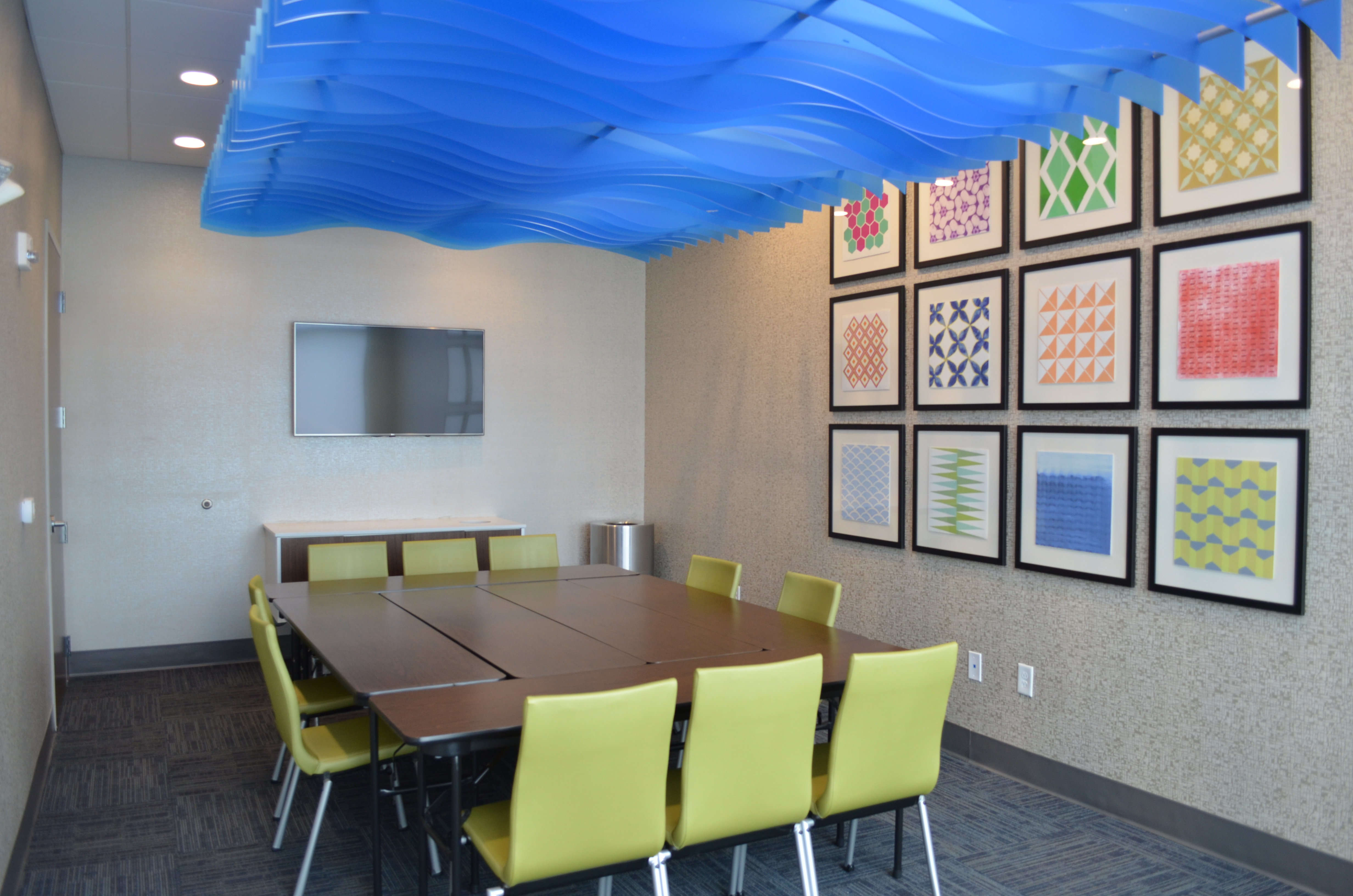 Holiday Inn Express and Suites Charlotte NE – University Area