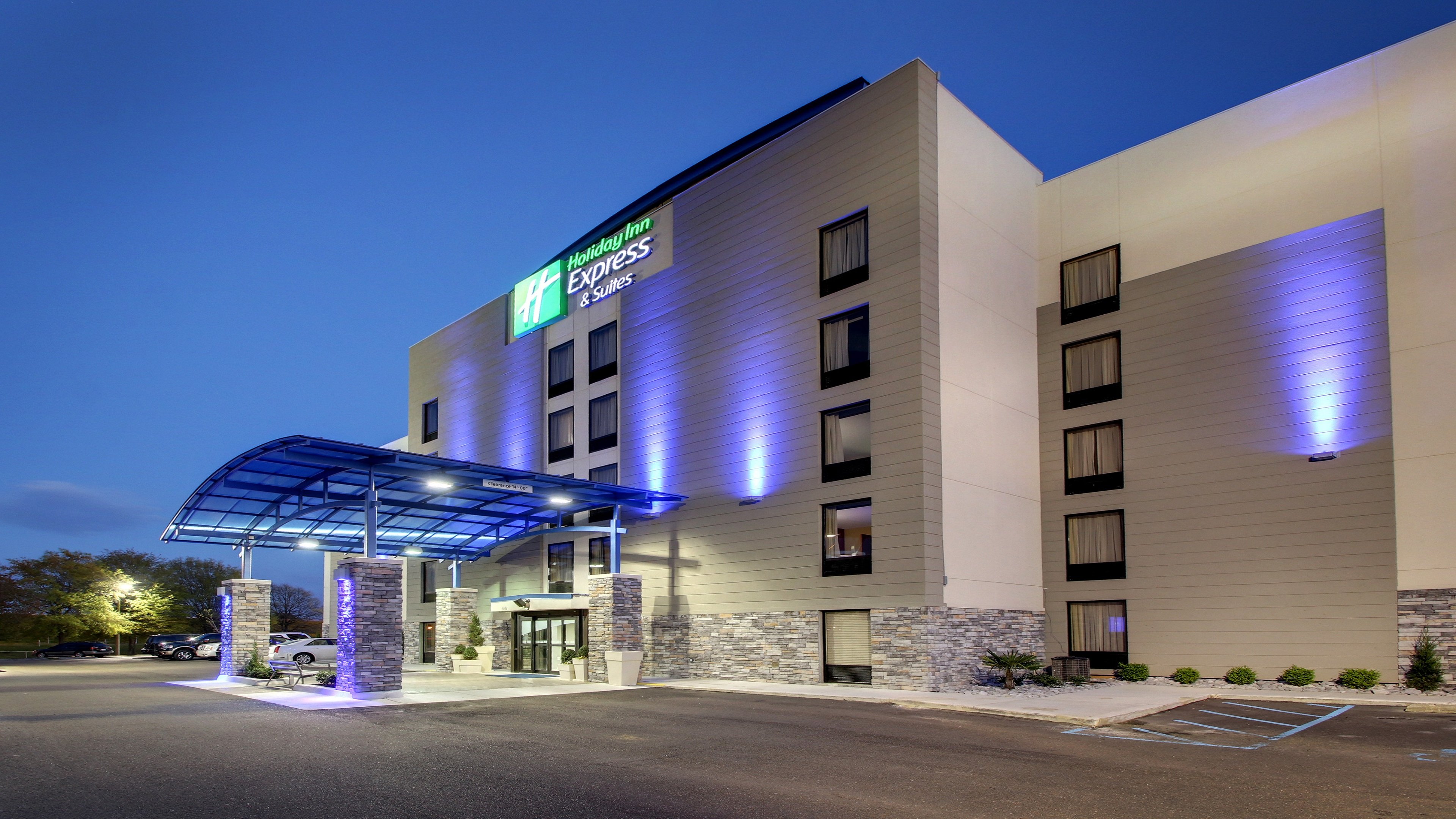 Holiday Inn Express Hotel & Stes Dwntwn