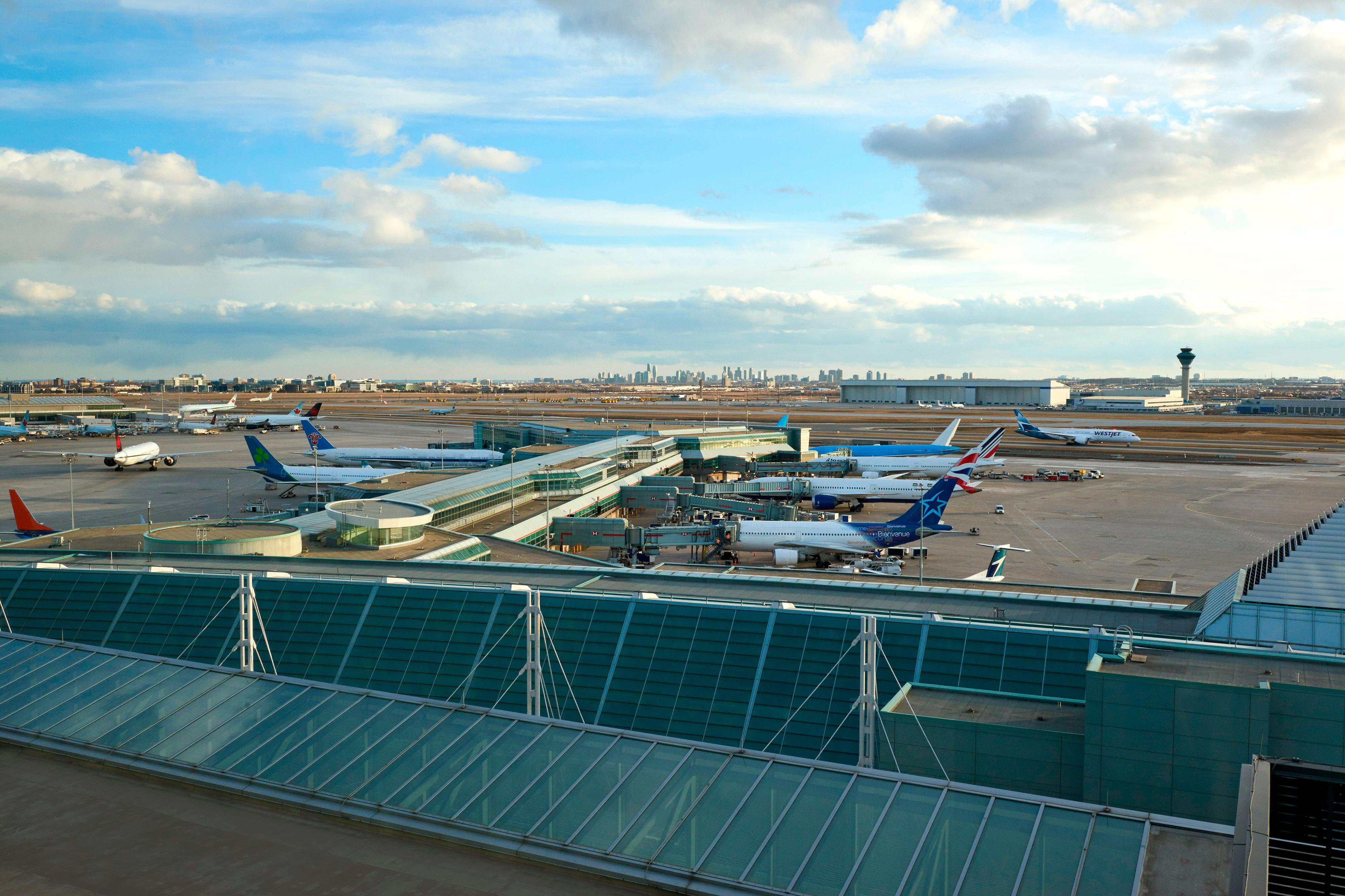 sheraton-gateway-hotel-in-toronto-international-airport-peel-hotel