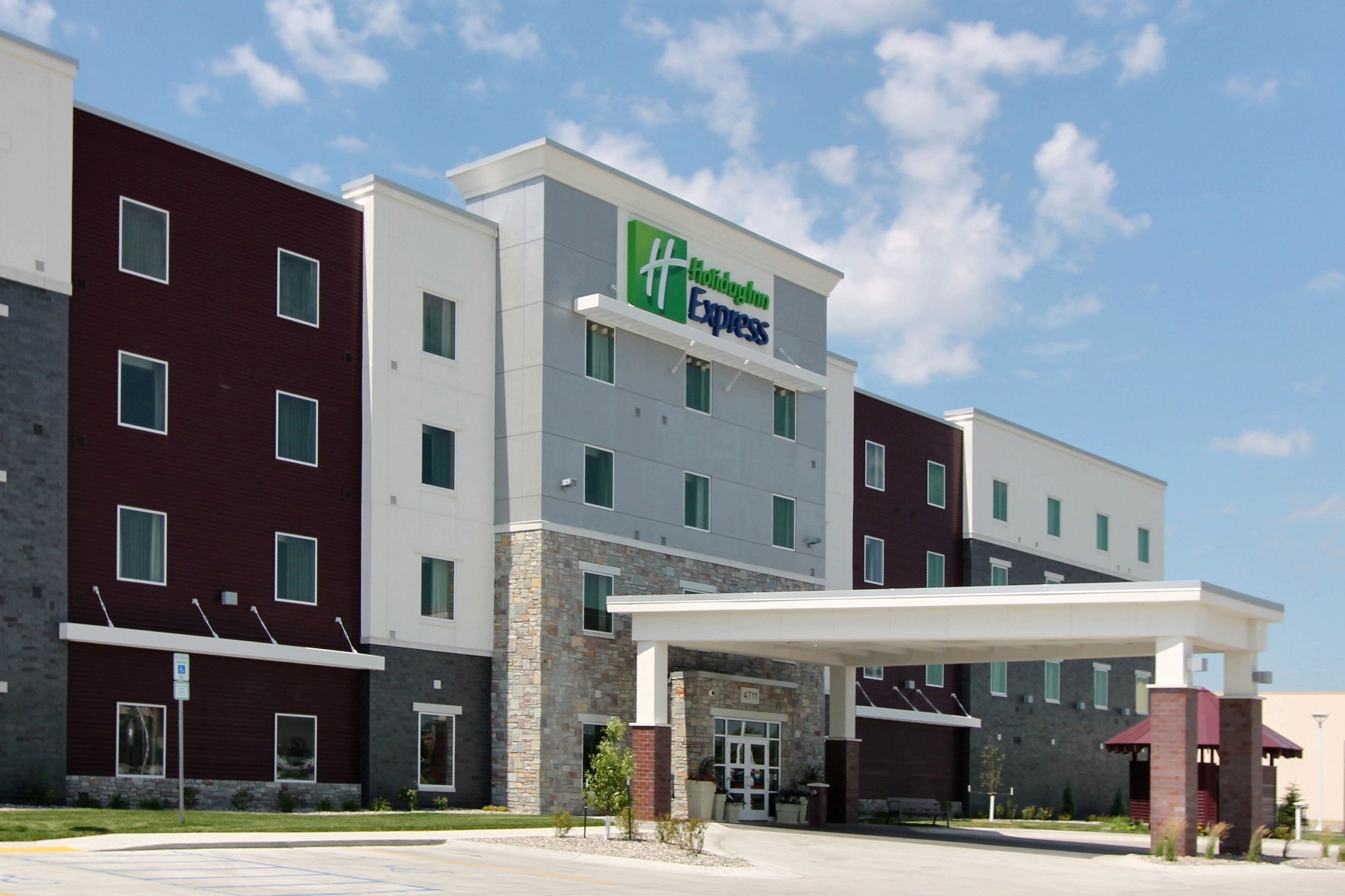 Holiday Inn Express Fargo SW I-94 45th S
