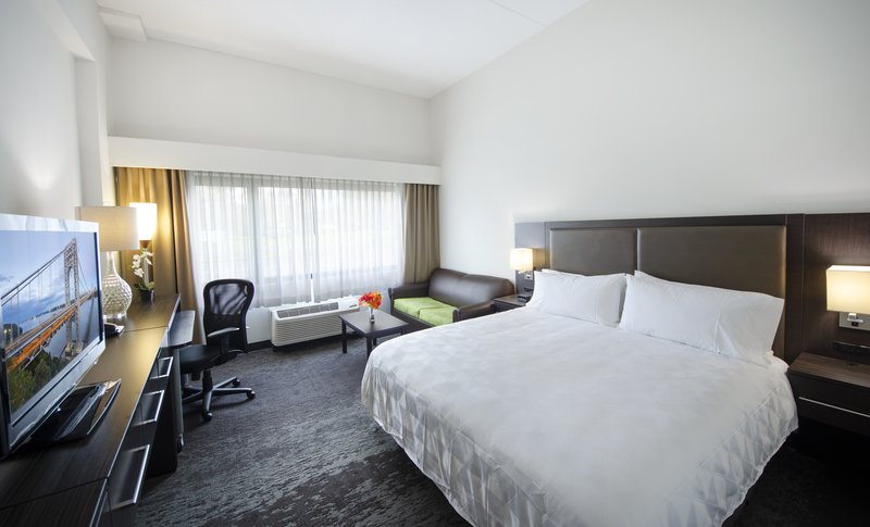 KING SIZE BED WITH SIZE SOFA BED NOSMK
