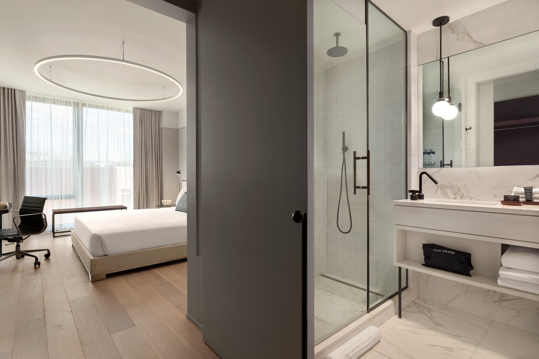 Hotel Indigo Williamsburg - Brooklyn, an IHG hotel Room Type - 1 Queen Standard Communications Accessible