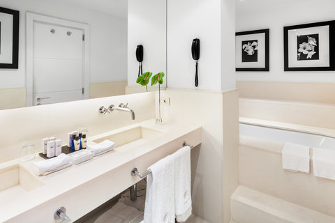Art Suite Kandinsky Bathroom