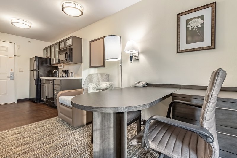 CANDLEWOOD SUITES LINCOLN