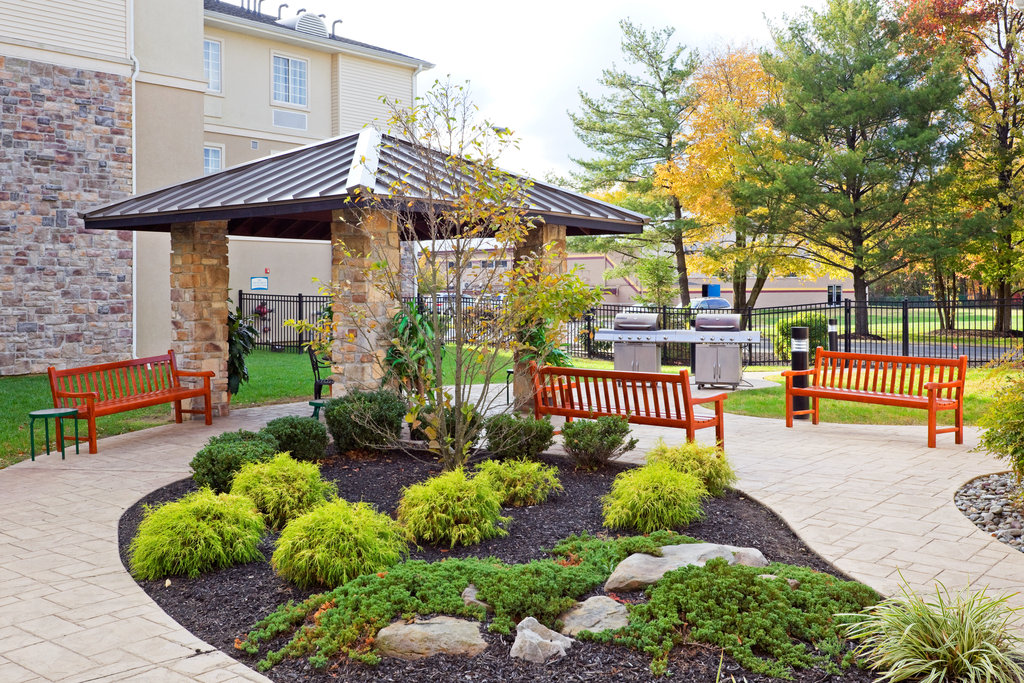 Staybridge Suites Mt. Laurel - Barbecue Pavilion