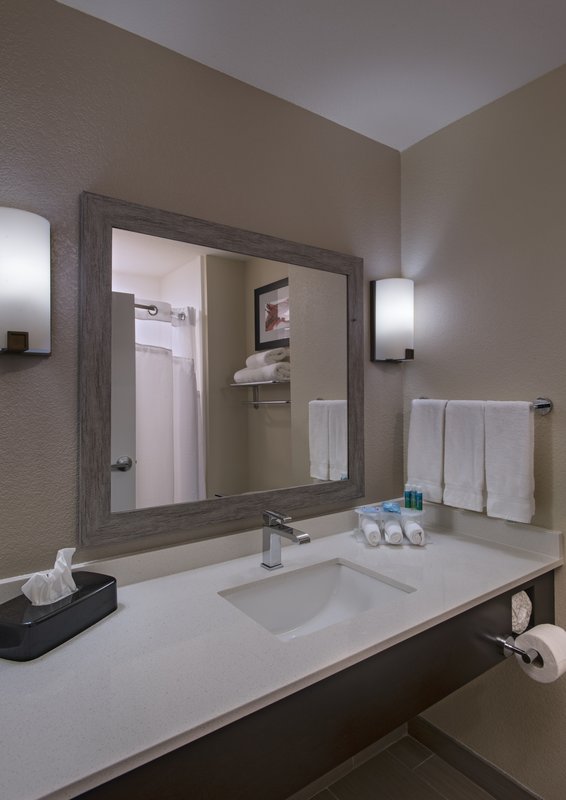 Holiday Inn Express and Suites Austin NW – Four Points