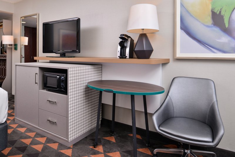 HOLIDAY INN MARKETPLACE