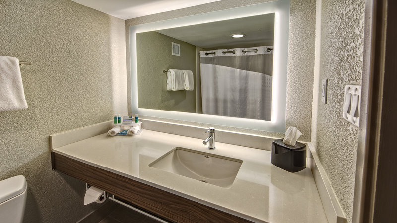 Holiday Inn Express Louisville Airport Expo Center