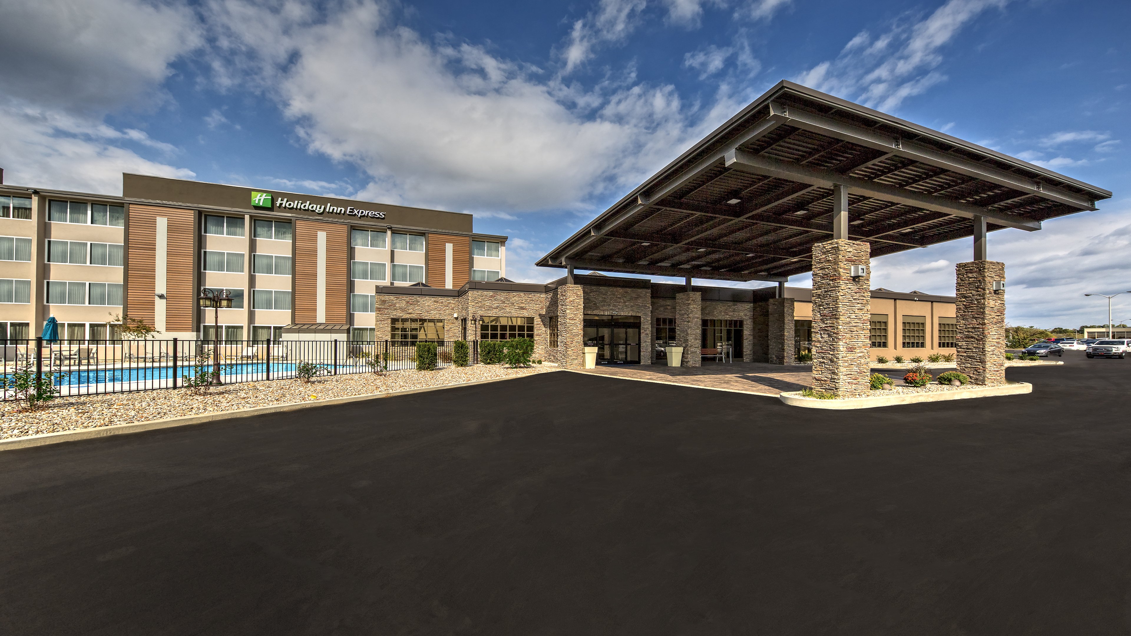Holiday Inn Express Airport Expo Center
