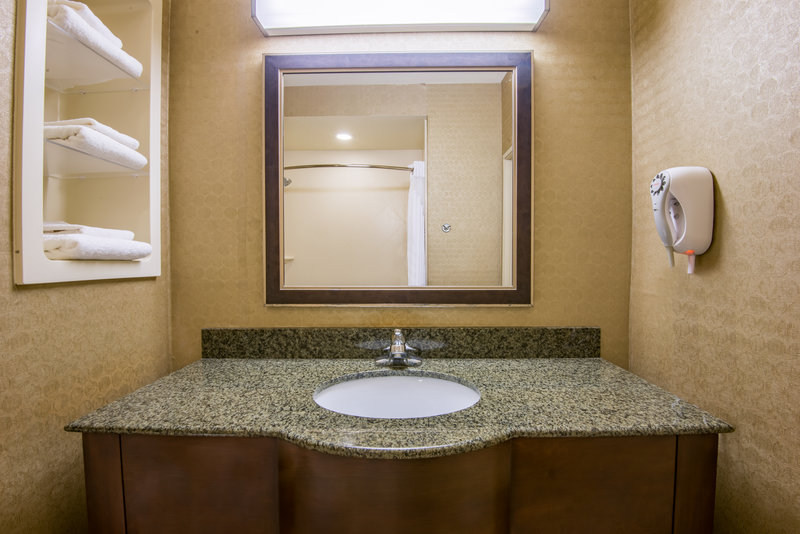 Holiday Inn Express and Suites Clovis