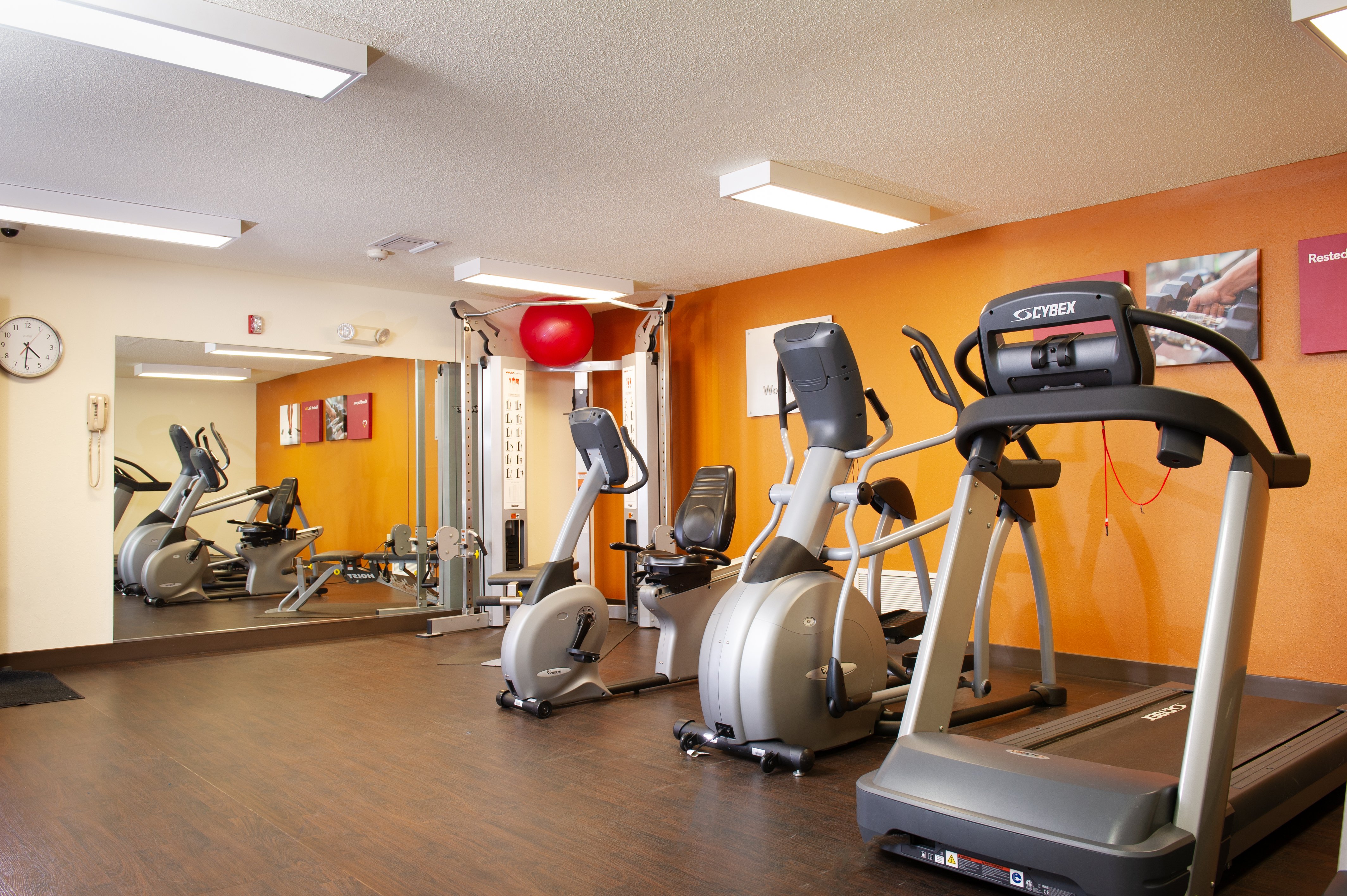 Holiday Inn Express and Suites Hayward