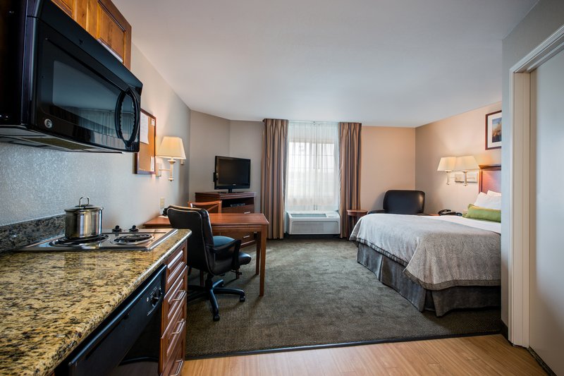CANDLEWOOD SUITES PERRYSBURG