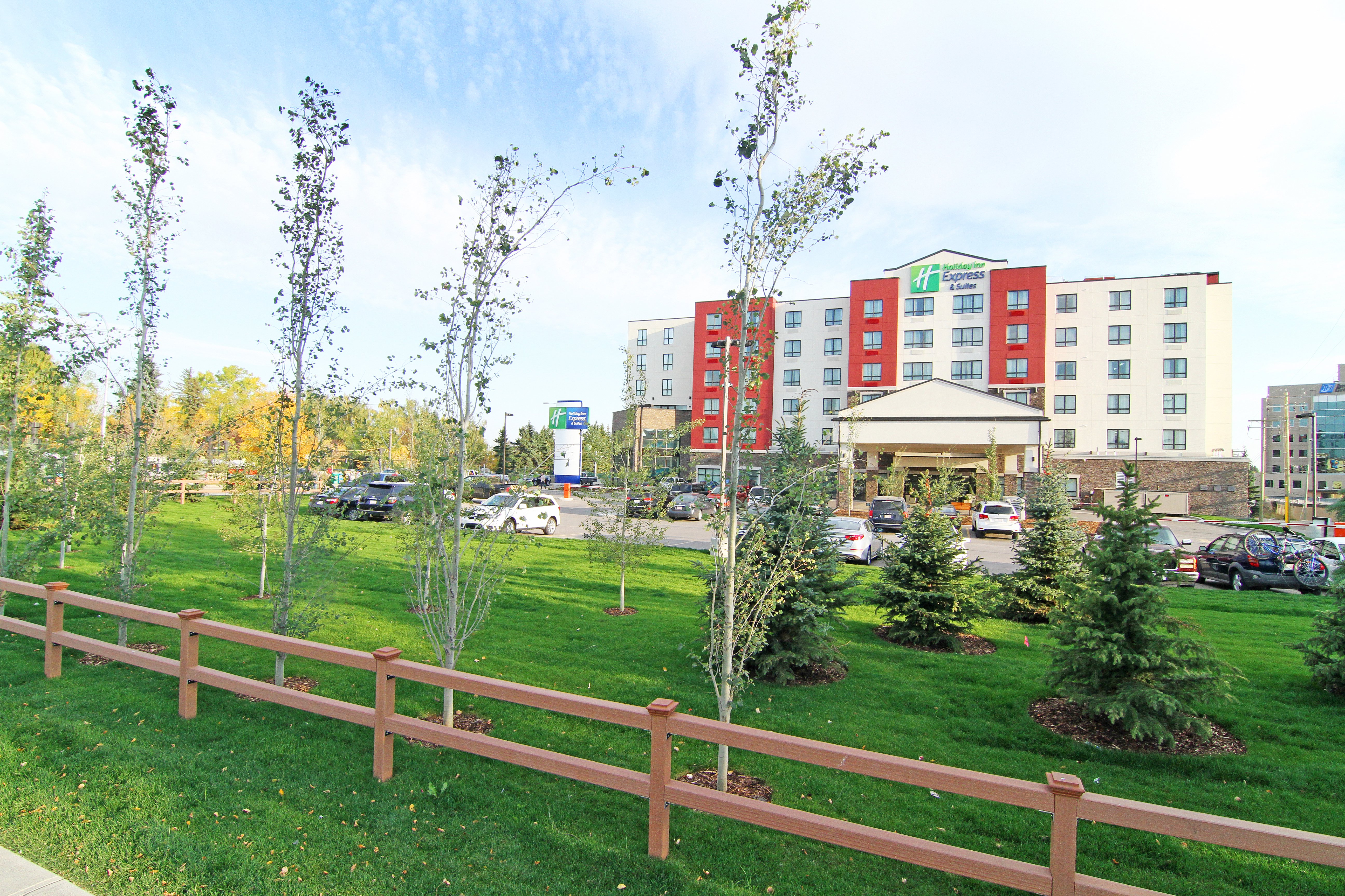 Holiday Inn Express & Suites NW