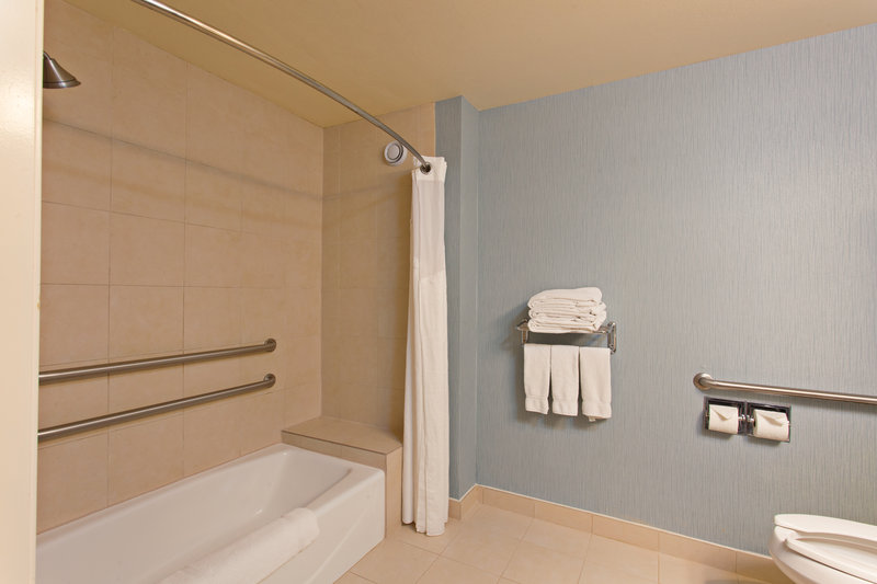KING HEAR MOBILITY ACCESSIBLE TUB NOSMK