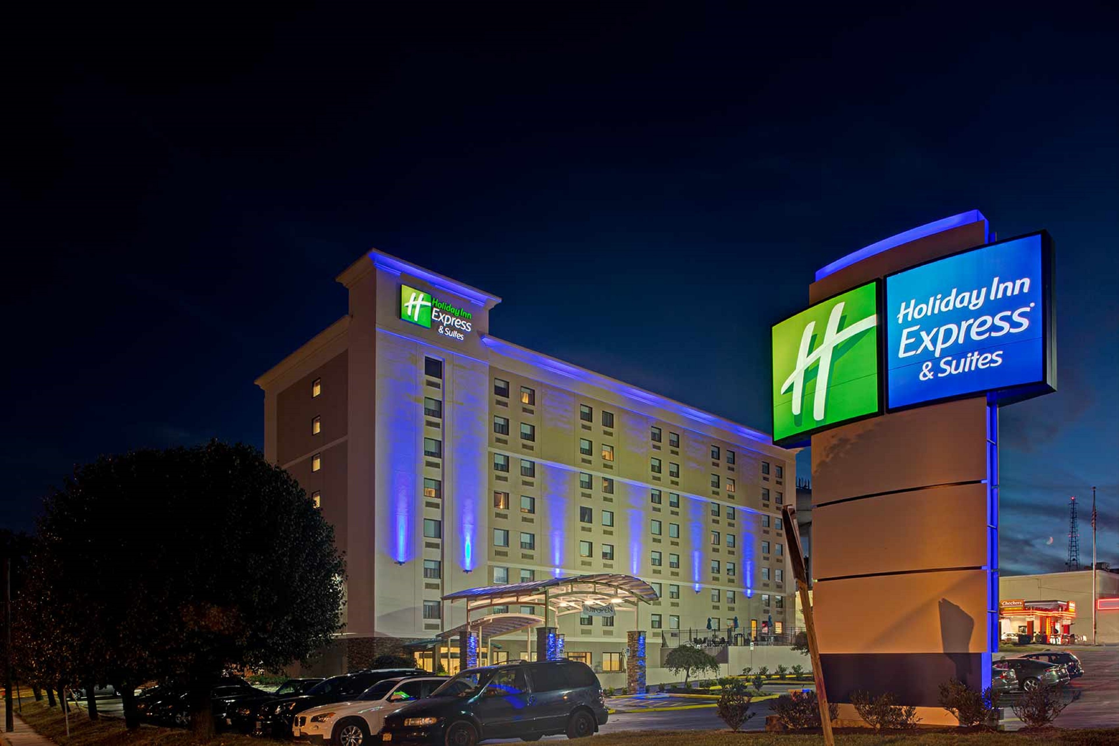 Holiday Inn Express & Sts W Catonsville