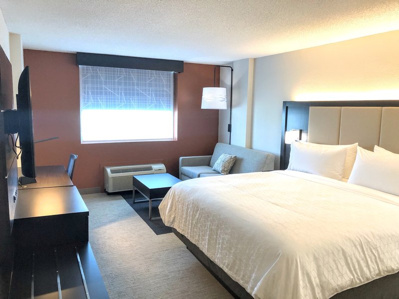HOLIDAY INN I-64 WEST END