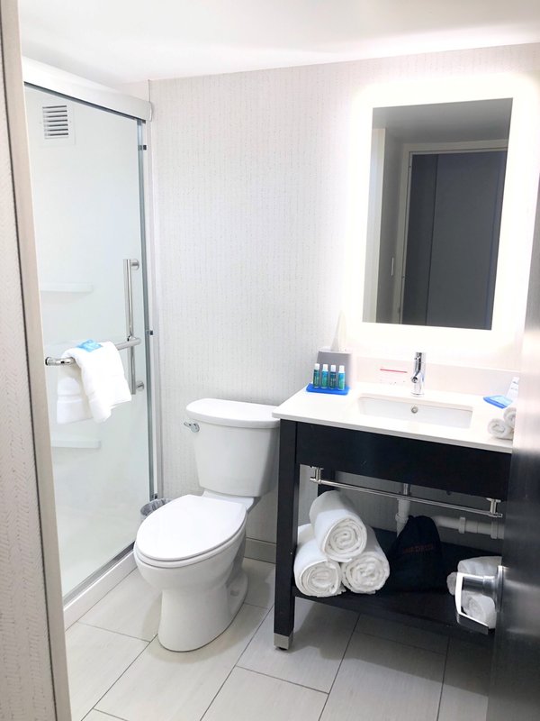 HOLIDAY INN I-64 WEST END