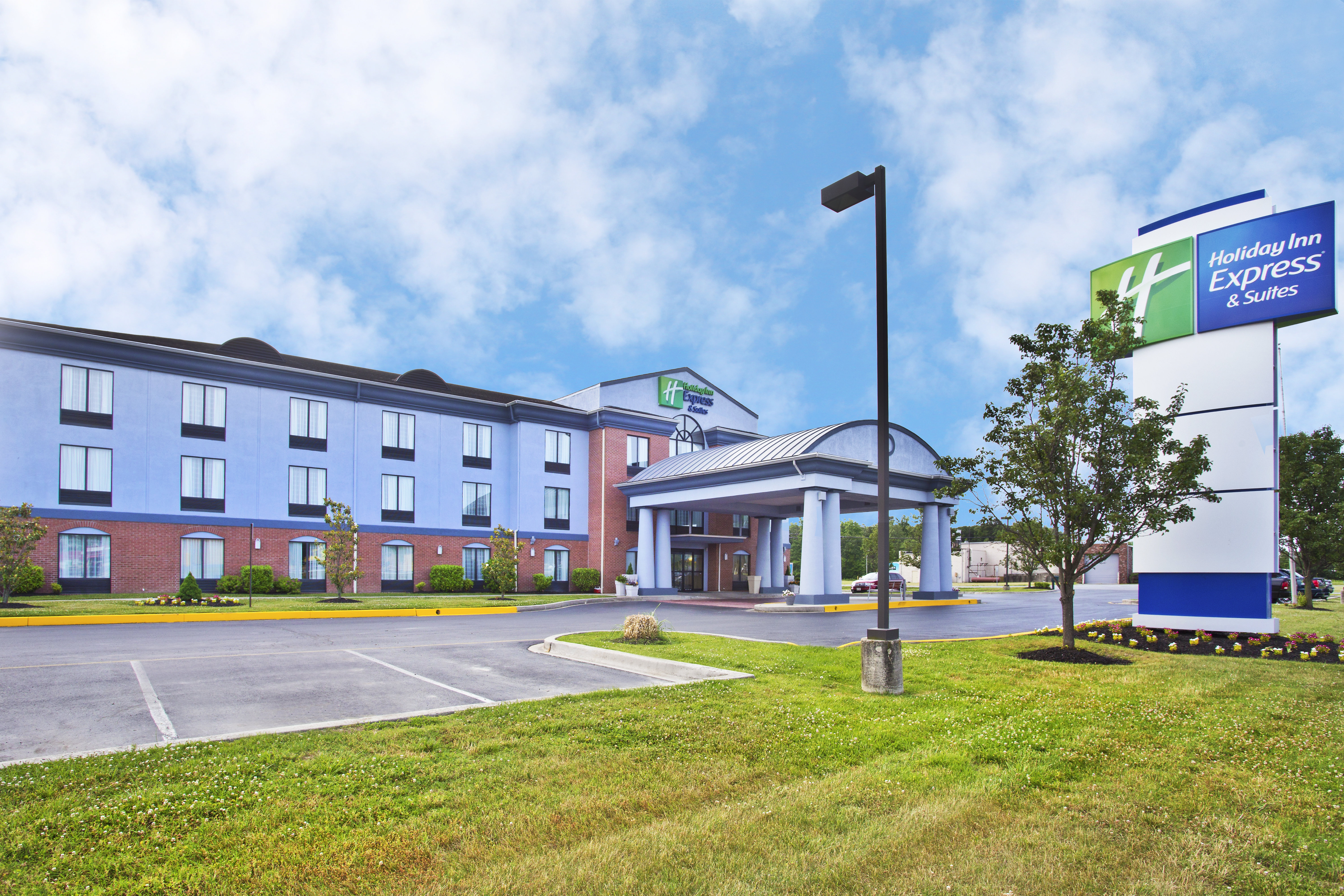 Holiday Inn Express Suites