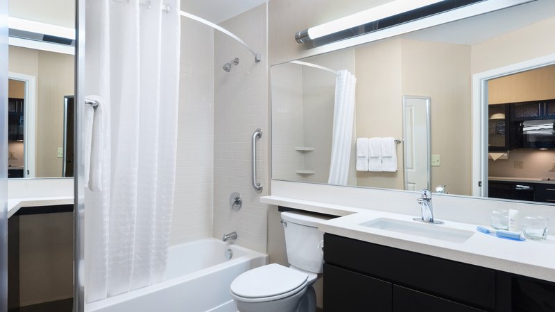 Candlewood Suites Grove City – Outlet Center