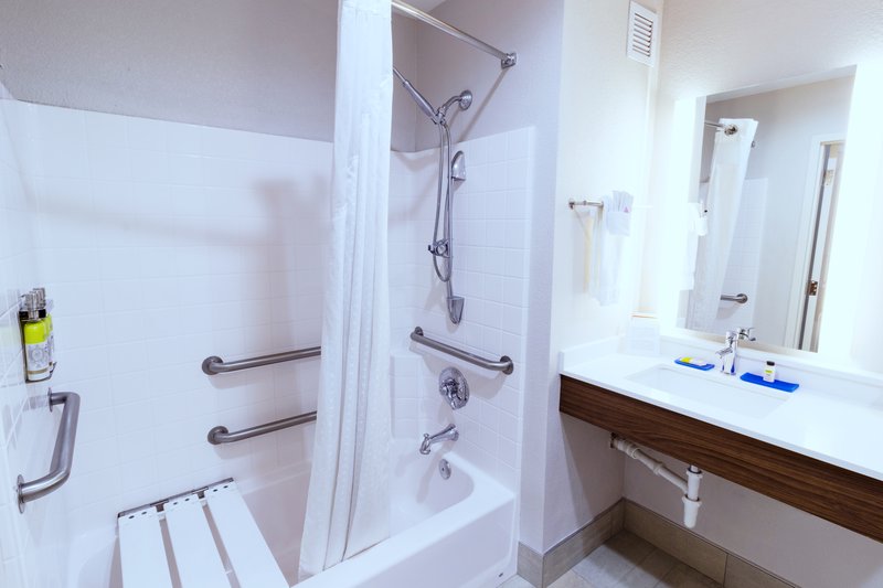 HOLIDAY INN EXP STES CRESTVIEW