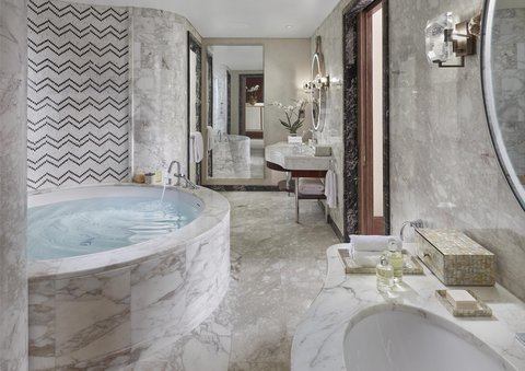 Suite Bath Room