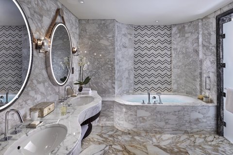 Bathroom Deluxe