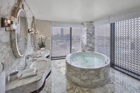 Panoramic Suite Bathroom