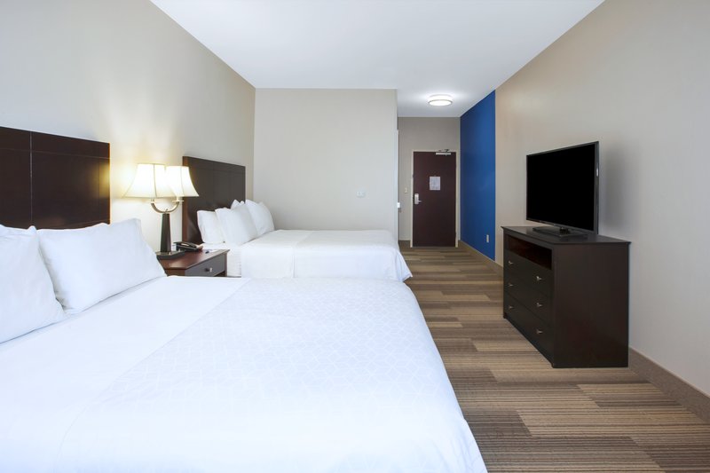 TWO QUEEN BEDS NONSMOKING