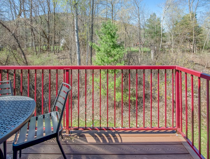 1 BDRM SUITE 1 KING NONSMOKE