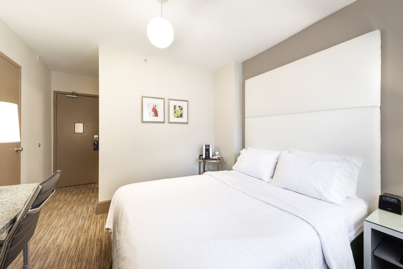 Holiday Inn Express Chicago – Magnificent Mile
